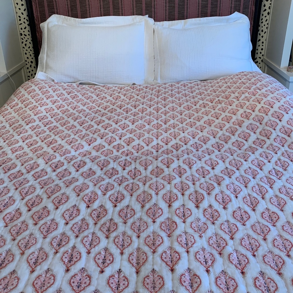 Roller Rabbit full/queen quilt